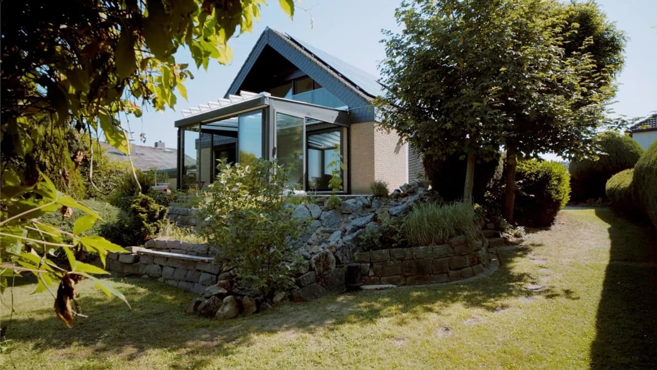 Haus in Vellmar mit Wintergarten und angelegtem Garten