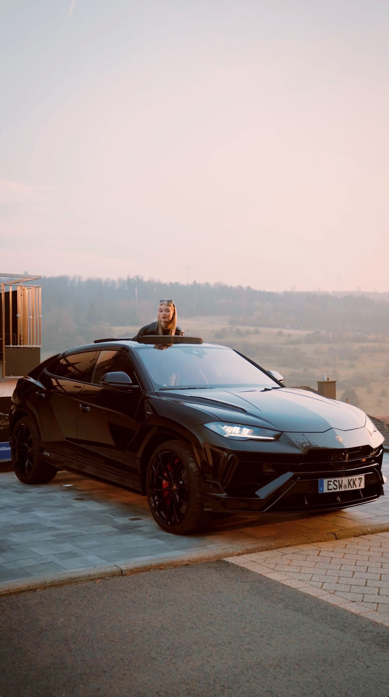 S-Insider-Video der Kasseler Sparkasse mit Kühn & Kühn Luxusautovermietung